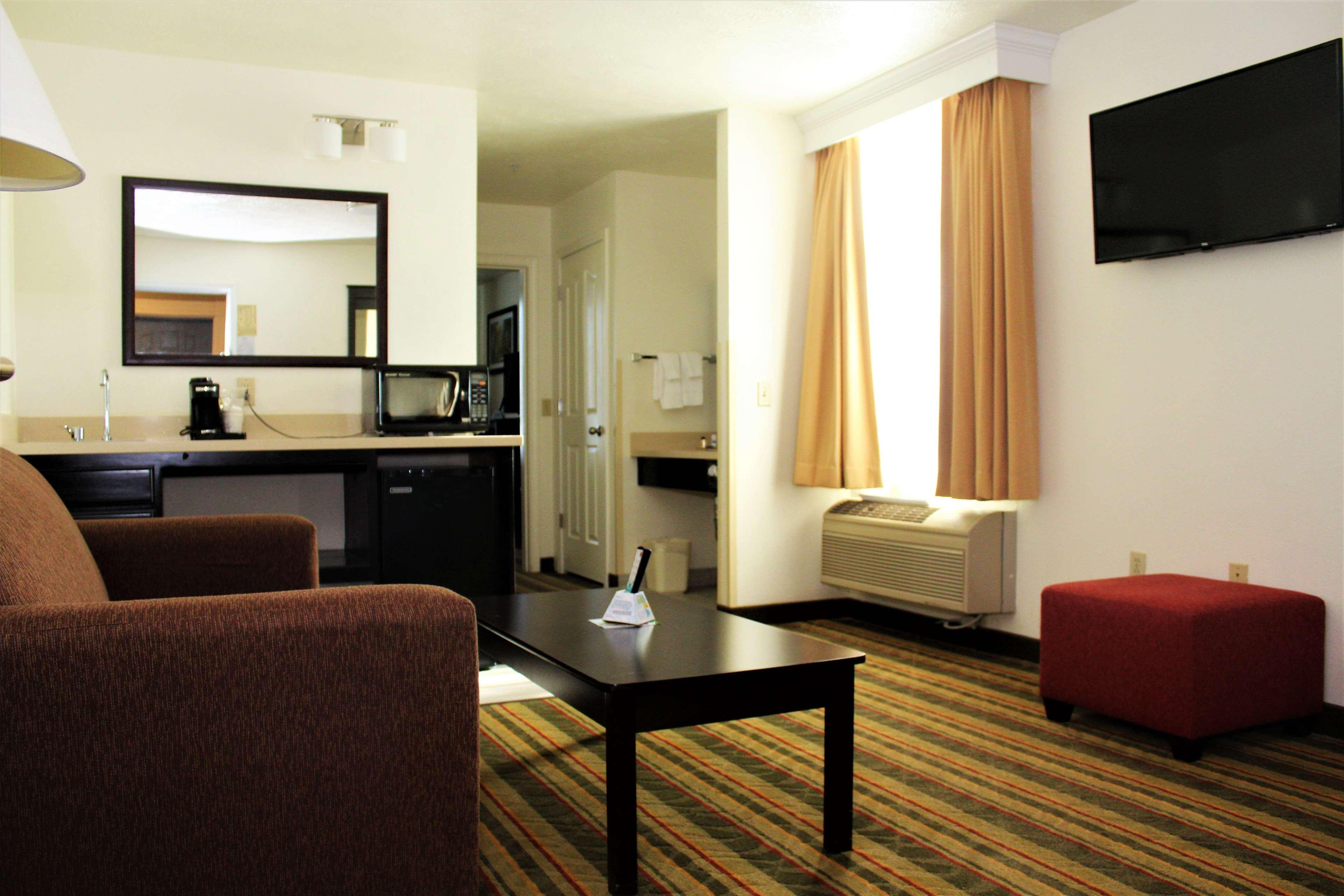 Best Western Visalia Hotel Εξωτερικό φωτογραφία