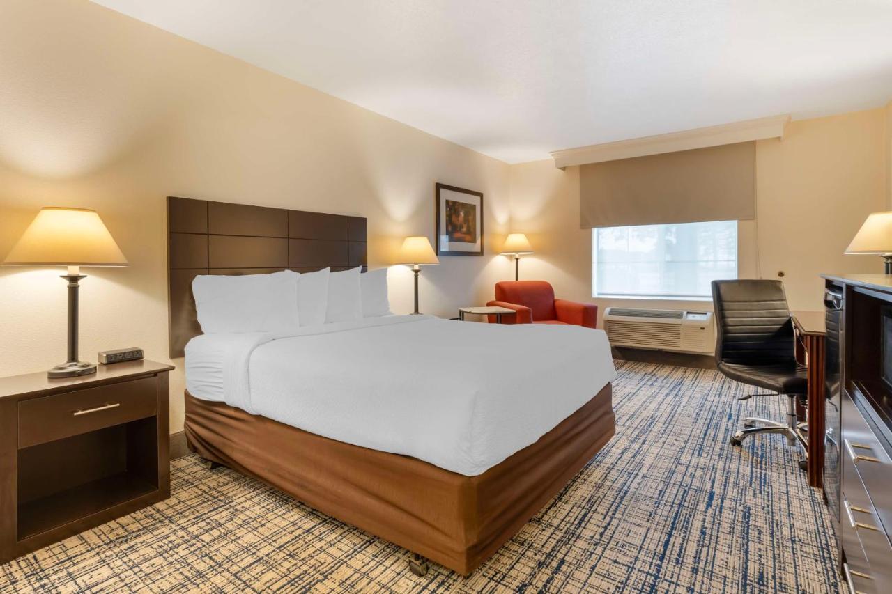 Best Western Visalia Hotel Εξωτερικό φωτογραφία