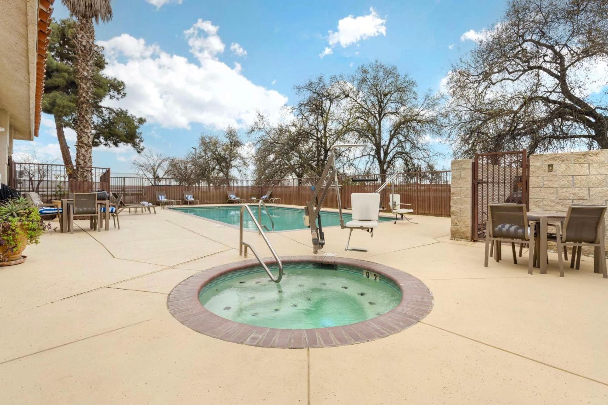 Best Western Visalia Hotel Εξωτερικό φωτογραφία