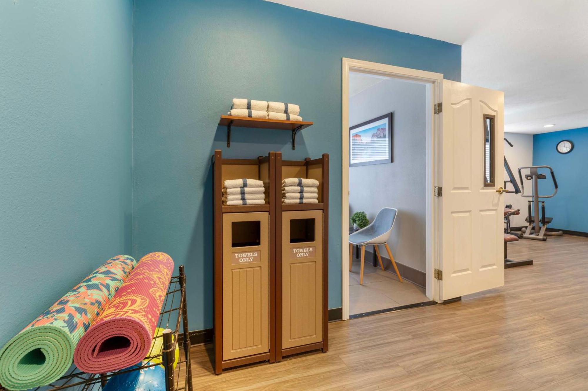 Best Western Visalia Hotel Εξωτερικό φωτογραφία