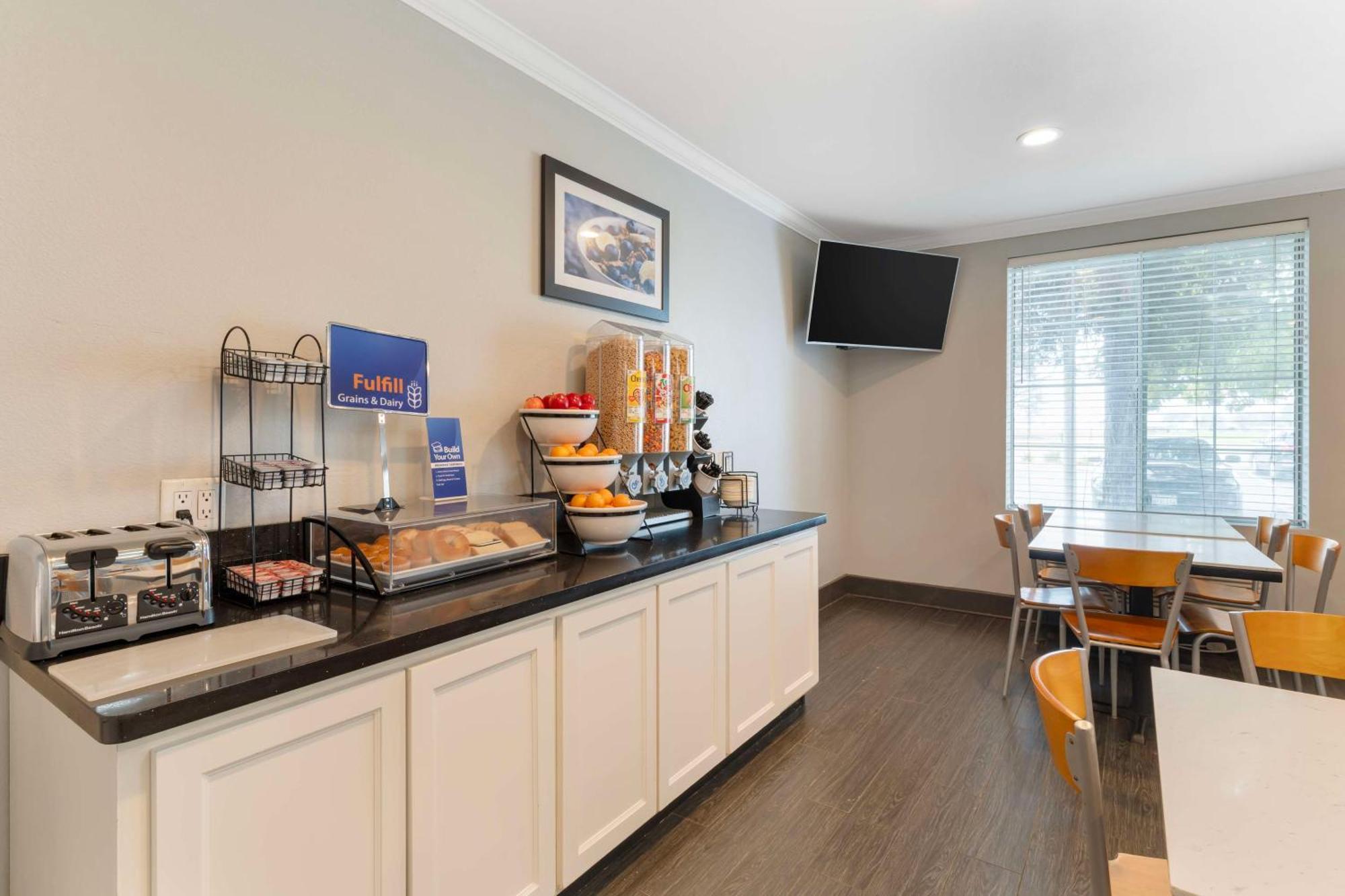 Best Western Visalia Hotel Εξωτερικό φωτογραφία