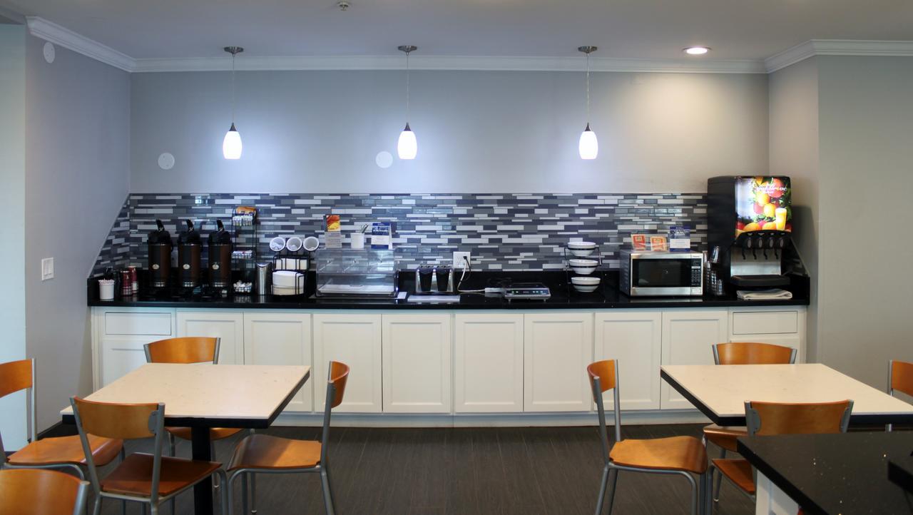 Best Western Visalia Hotel Εξωτερικό φωτογραφία