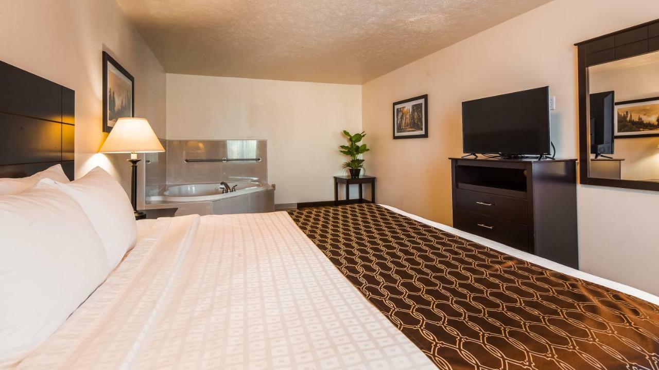 Best Western Visalia Hotel Εξωτερικό φωτογραφία